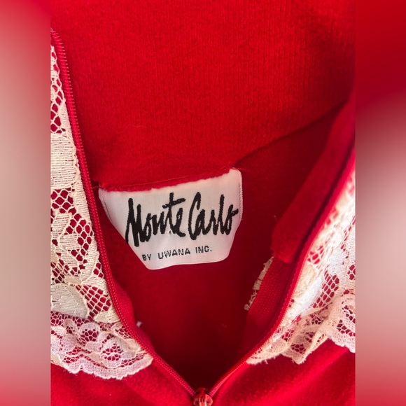 VTG 70s Long red Nightgown Housecoat lace collar & neckline & lace trim sleeves - Picture 8 of 11